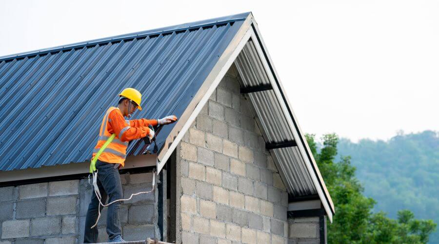 Professional gutter cleaning in Bainbridge, IN